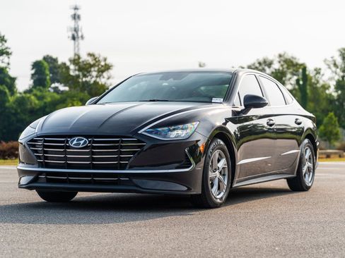 Used 2023 Hyundai Sonata SE FWD image 3
