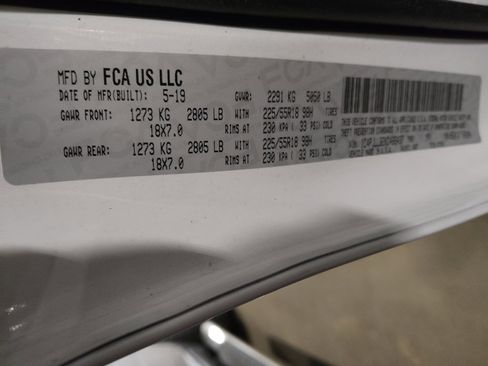 Used 2019 Jeep Cherokee Latitude Plus FWD image 33