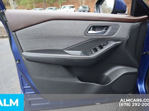 Used 2023 Nissan Rogue SV image 15