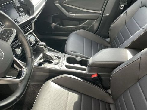 Used 2024 Volkswagen Jetta SE FWD image 20