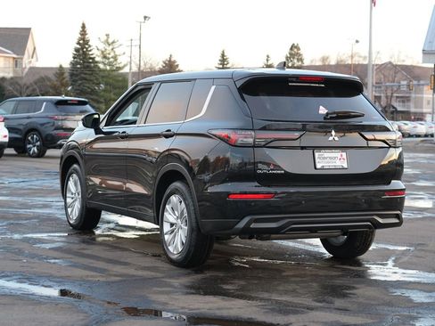 New 2026 Mitsubishi Outlander ES image 5