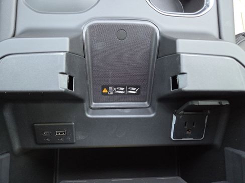 New 2026 GMC Sierra 2500 Denali w/ Denali Reserve Package AWD/4WD image 12