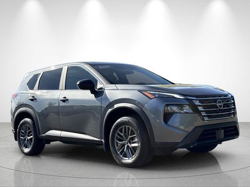 Used 2025 Nissan Rogue S FWD image 7