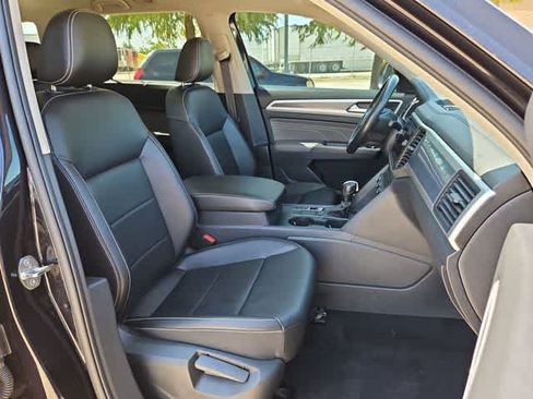 Used 2021 Volkswagen Atlas SE w/ Panoramic Sunroof Package FWD image 19