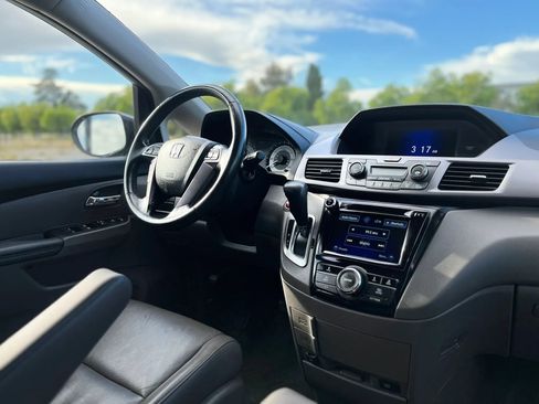 Used 2014 Honda Odyssey EX-L image 17