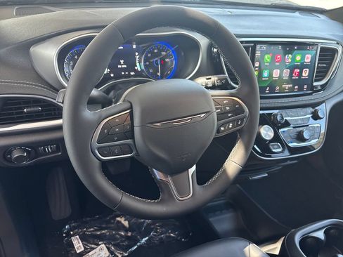 New 2027 Chrysler Pacifica Select FWD image 12
