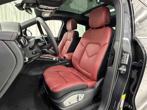 New 2026 Porsche Macan image 31