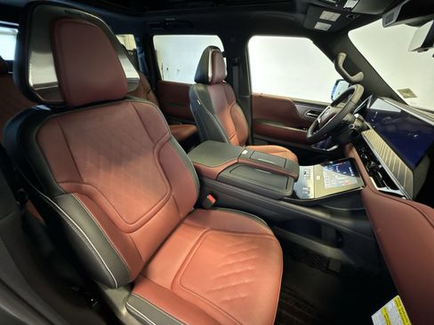 New 2026 INFINITI QX80 Autograph w/ Premium Cargo Package image 26