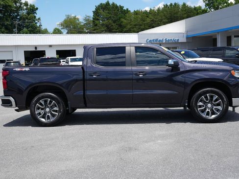 Used 2022 Chevrolet Silverado 1500 LT AWD/4WD image 8