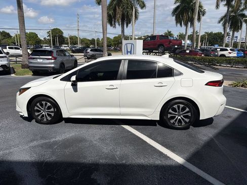 Used 2022 Toyota Corolla LE FWD image 5