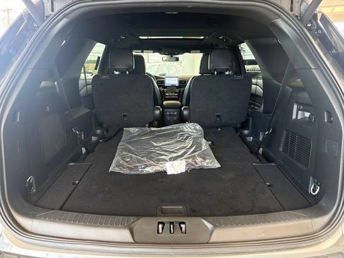 Certified 2024 Ford Explorer ST-Line w/ Class IV Trailer Tow Package AWD/4WD image 8
