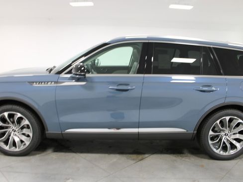 New 2025 Lincoln Aviator Premiere w/ Equipment Group 101A image 5