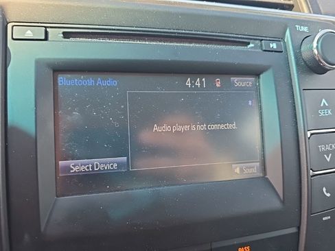 Used 2016 Toyota Camry LE image 18