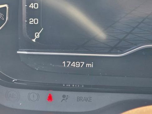 Used 2023 GMC Yukon XL Denali w/ Advanced Technology Package image 29