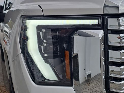 Certified 2024 GMC Sierra 2500 Denali w/ Denali Reserve Package image 11