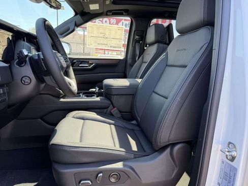 New 2026 GMC Yukon XL Denali w/ Denali Reserve Package AWD/4WD image 7