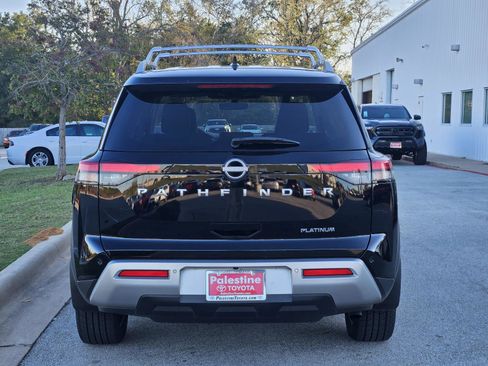 Used 2024 Nissan Pathfinder Platinum image 5