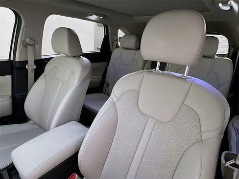 Used 2023 Kia Sorento X-Line EX image 11