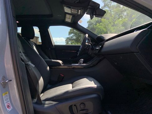 Certified 2025 Land Rover Range Rover Evoque Dynamic SE image 18