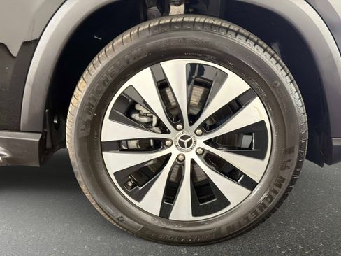 Used 2025 Mercedes-Benz GLE 350 4MATIC w/ Driver Assistance Package image 20