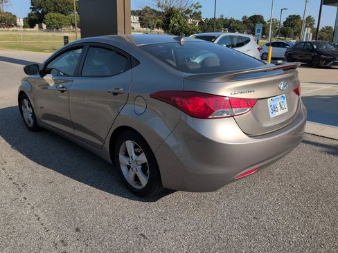 Used 2013 Hyundai Elantra GLS w/ Preferred Pkg FWD image 6