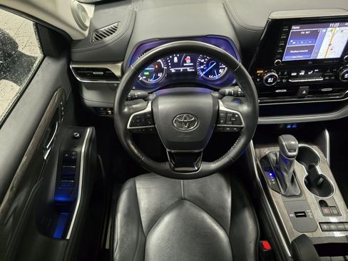 Used 2022 Toyota Highlander Limited image 28