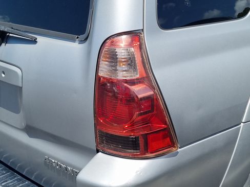 Used 2003 Toyota 4Runner SR5 RWD image 10