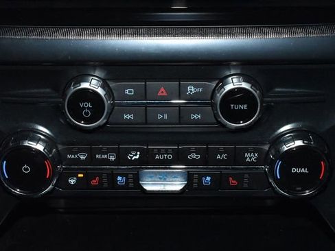 Used 2025 Ford F150 Lariat image 19