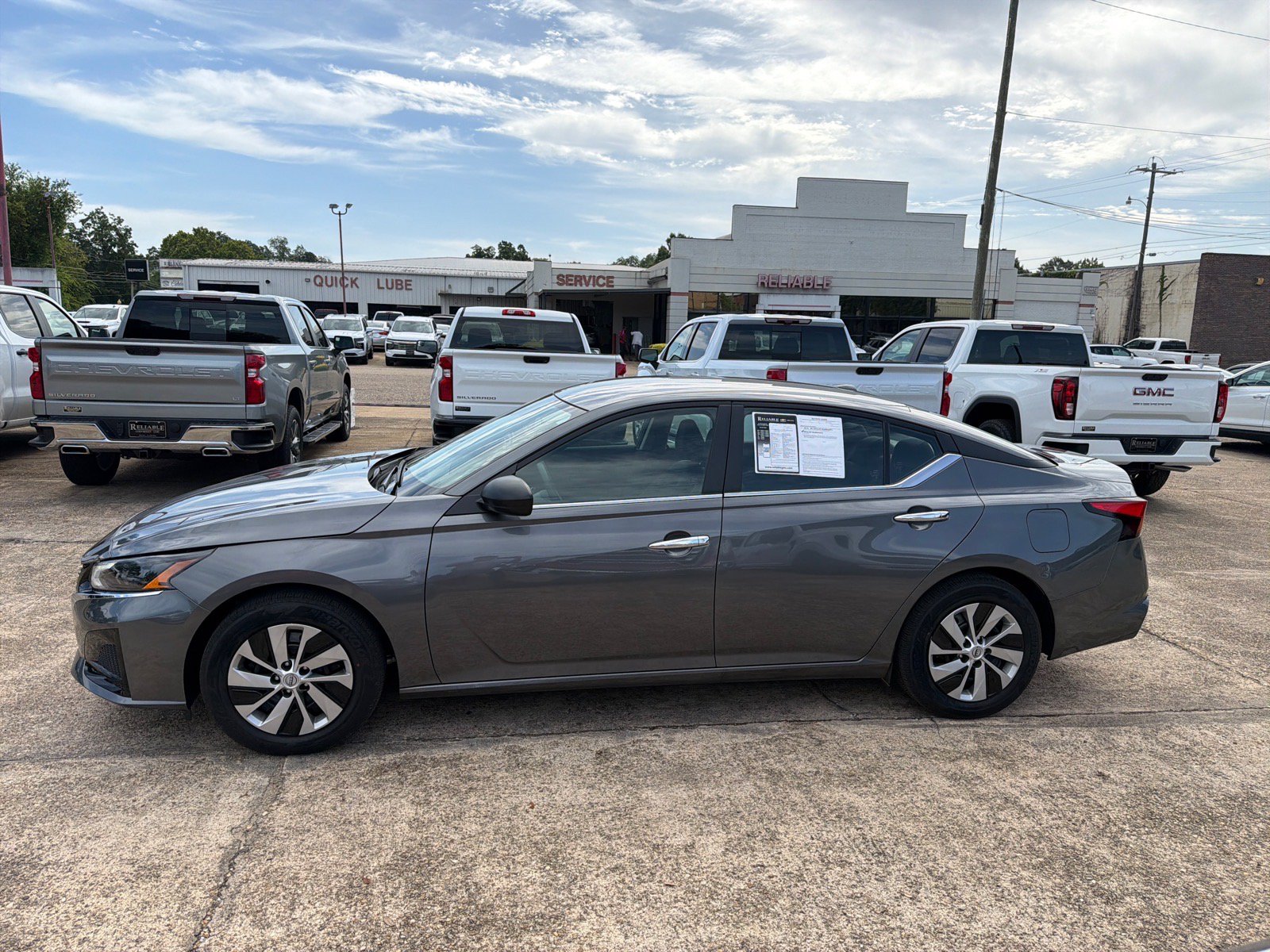 Used 2025 Nissan Altima 2.5 S FWD image 3