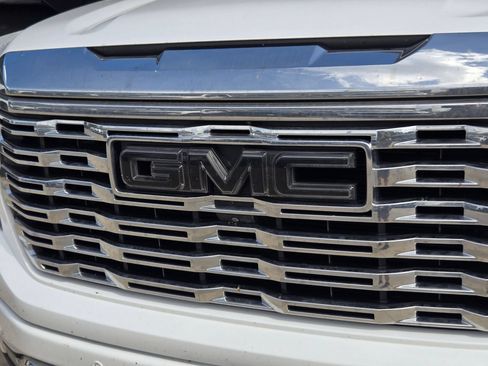 Certified 2023 GMC Sierra 1500 Denali w/ Technology Package AWD/4WD image 4