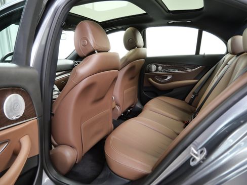 Used 2020 Mercedes-Benz E 350 4MATIC Sedan image 16