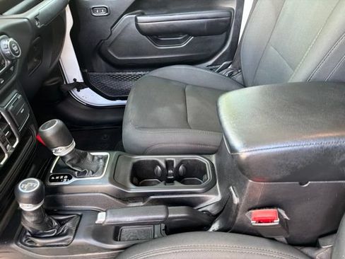 Used 2021 Jeep Gladiator Sport AWD/4WD image 13