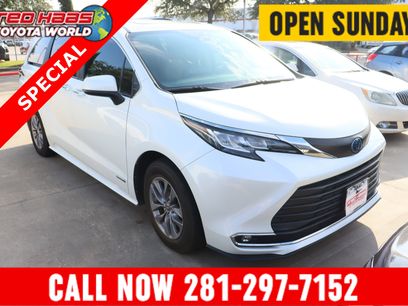 Used 2021 Toyota Sienna XLE