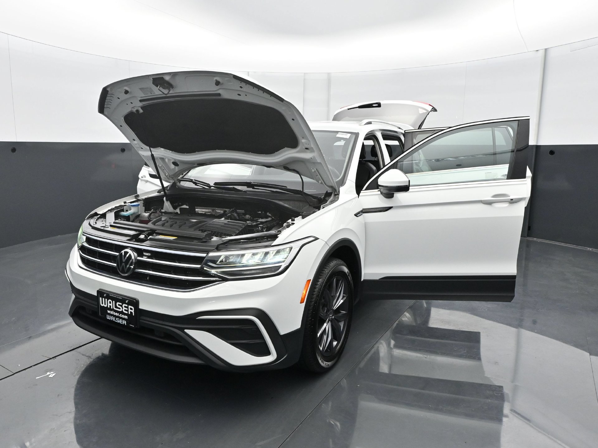 Used 2022 Volkswagen Tiguan SE FWD image 30