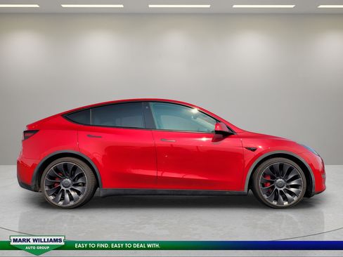 Used 2022 Tesla Model Y Performance AWD/4WD image 2