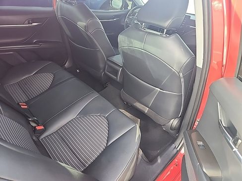 Used 2021 Toyota Camry SE image 7