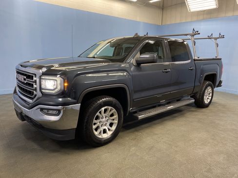 Used 2017 GMC Sierra 1500 SLE w/ SLE Value Package image 3