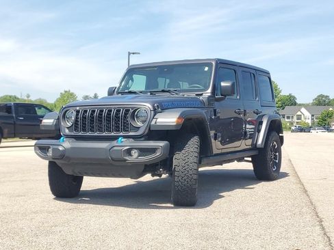 Used 2024 Jeep Wrangler Unlimited Rubicon 4xe AWD/4WD image 4