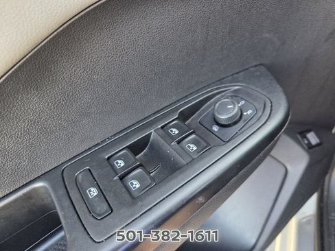 Used 2023 Volkswagen Taos SE FWD image 30