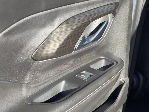 Used 2024 GMC Terrain SLE image 25