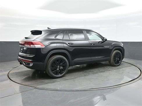 New 2026 Volkswagen Atlas Cross Sport SE image 7