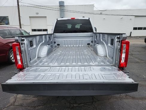 Used 2024 Ford F350 XLT image 7