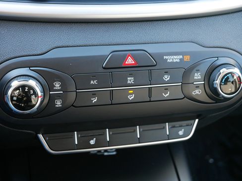 Used 2016 Kia Sorento LX w/ LX Convenience Package image 23