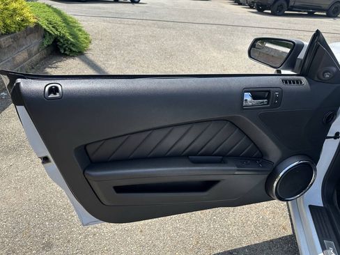 Used 2014 Ford Mustang GT Premium RWD image 17