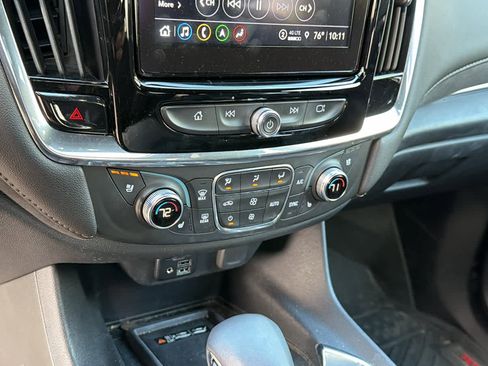 Used 2023 Chevrolet Traverse High Country FWD image 13