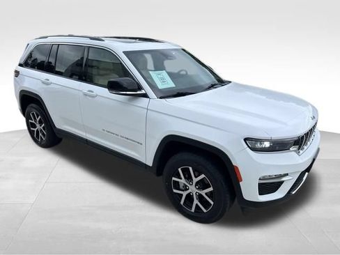 Used 2023 Jeep Grand Cherokee Limited AWD/4WD image 11