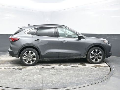 Used 2024 Ford Escape Platinum image 8