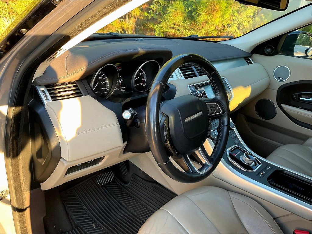 Used 2015 Land Rover Range Rover Evoque Pure Plus AWD/4WD image 4