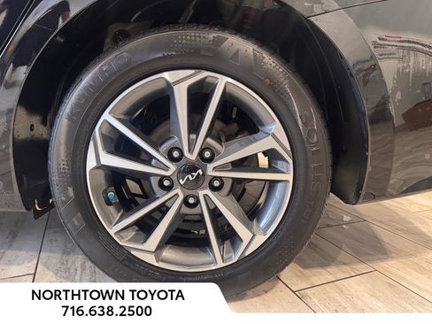 Used 2023 Kia Forte LXS FWD image 19