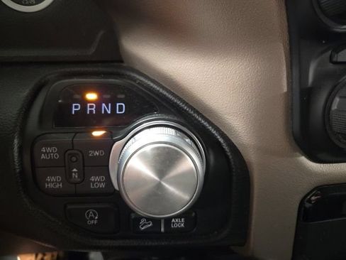 Used 2020 RAM 1500 Laramie w/ Off Road Group AWD/4WD image 17